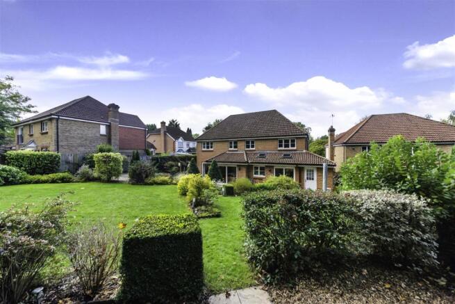 HOLSART CLOSE, 6-50.jpg