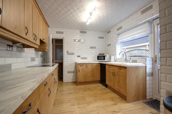 2 bed Detached Bungalow for sale Image 6