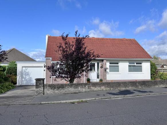 2 Dunbar Avenue, Kirkcudbright - Williamson and He