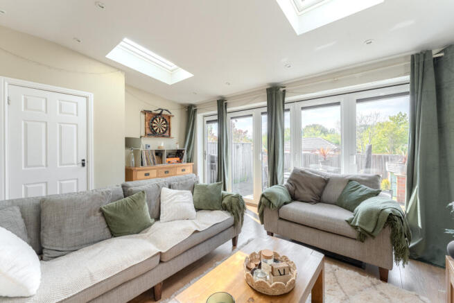 3 bed Semi-Detached for sale Image 9