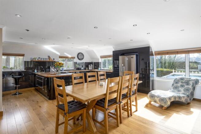 Kitchen_1.jpg