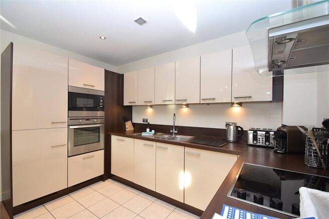 2 bed Apartment for sale Image 6