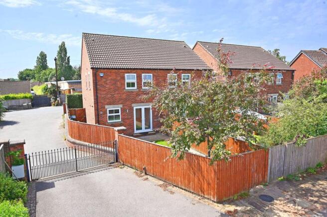 3 bed Semi-Detached for sale Image 5