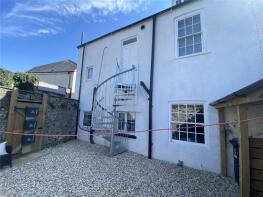 2, Summerland, Honiton EX14 1HF