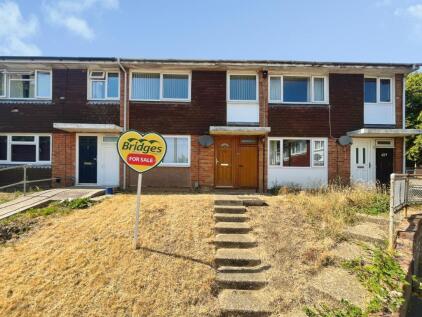 Swift Road, Farnham, Surrey, GU9
