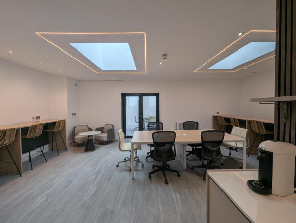 1 bed Duplex to rent Image 11