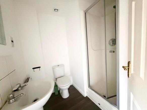 2 bed Apartment for sale Image 5