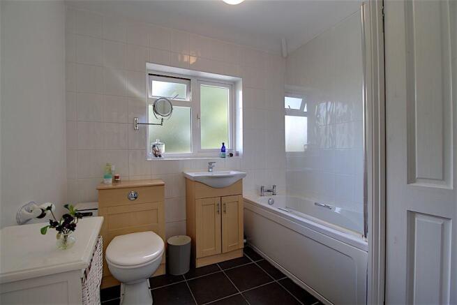 Bathroom (Bathroom)