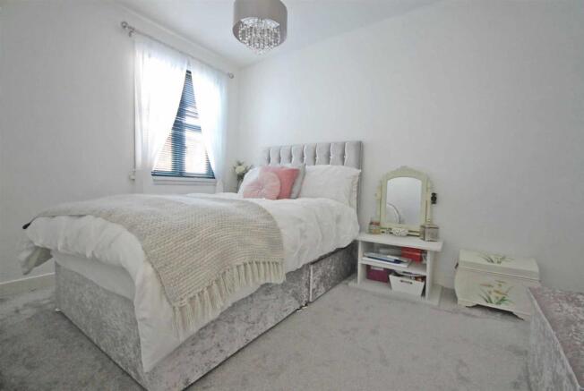 Bed 2.jpg