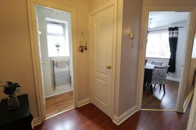 4 bed Detached for sale Image 11