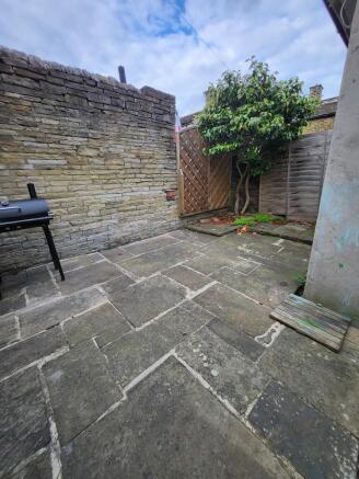 2 bed Terraced to rent Image 9