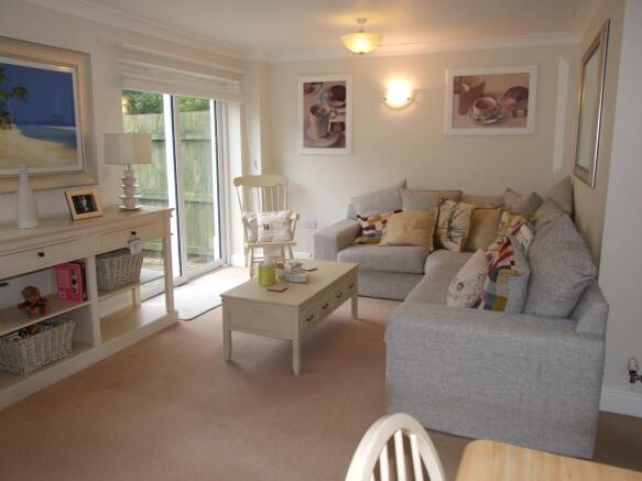 Lounge/Dining Room