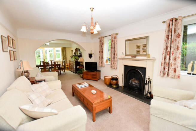 Open Plan Dining ...