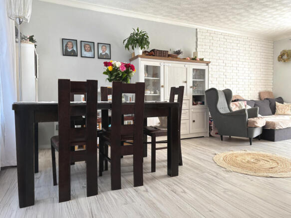 02. Living Dining Room (2)