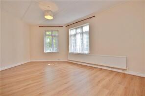 8, Florida Court, Station Approach, Staines-upon-thames TW18 4LZ