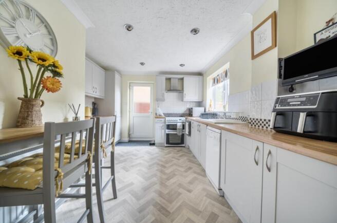 1353785-6-68c2a190d4b50