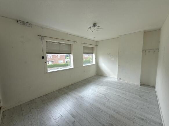 2 bed Semi-Detached to rent Image 8
