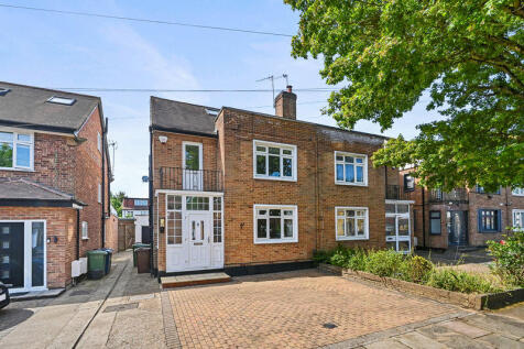 Greystoke Avenue, Pinner