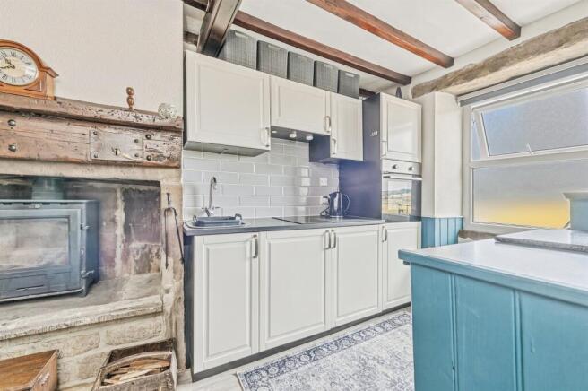 2 bed Terraced for sale Image 6