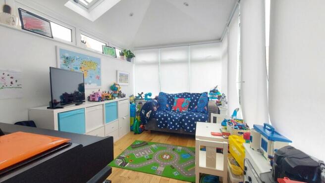 Photo 8
