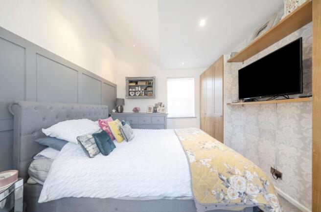Davidson Frost-Wellings, DFW, Green Lane, Bed.jpg