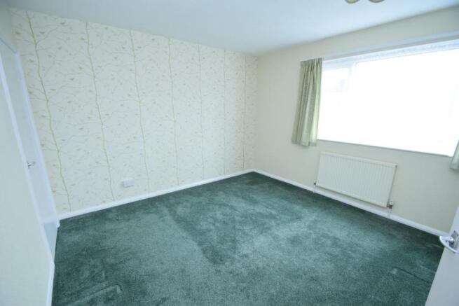 102 Mill Road bed 1.JPG