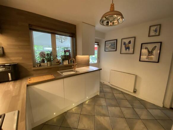 Kitchen:
