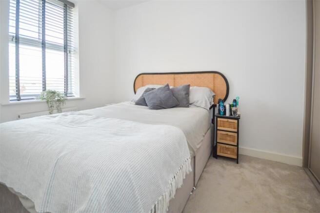 4 bed Semi-Detached for sale Image 7