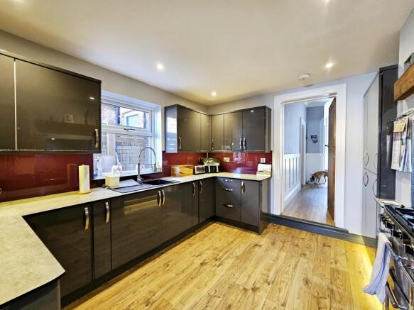 4 bed Terraced for sale Image 6