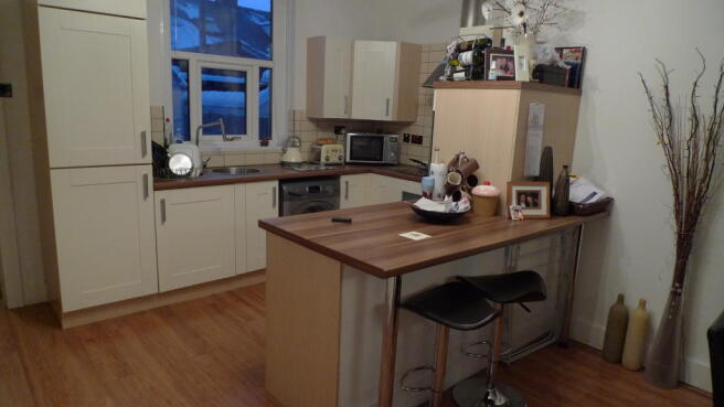 COOL KITCHEN