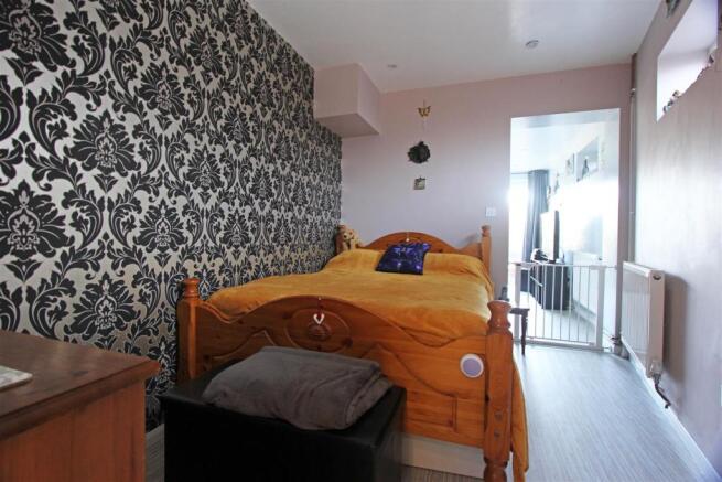 14Fallowfield-AnneBedroom.jpg