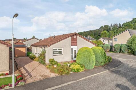 17 Cairn Grove, Crossford, KY12 8YD