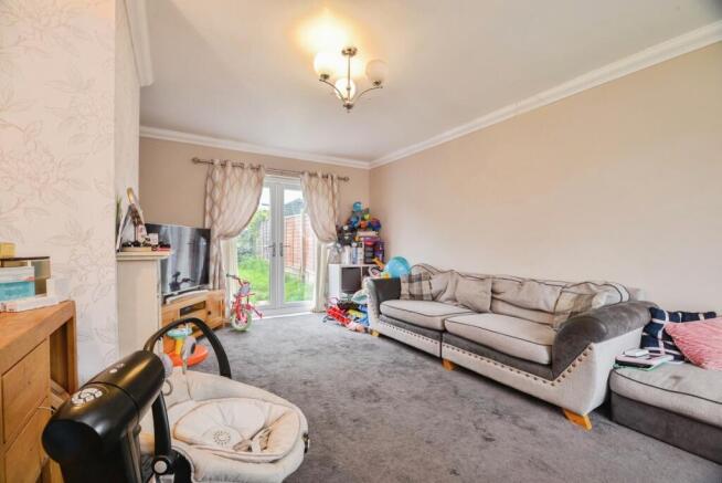 3 bed Semi-Detached for sale Image 3