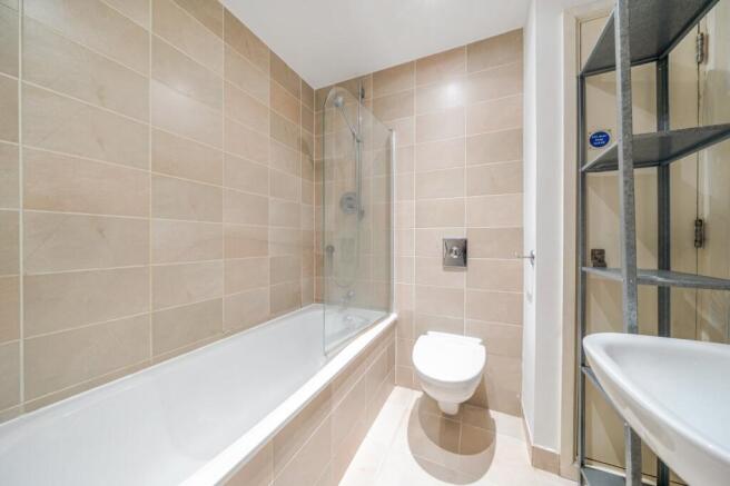 2 bed Flat for sale Image 8