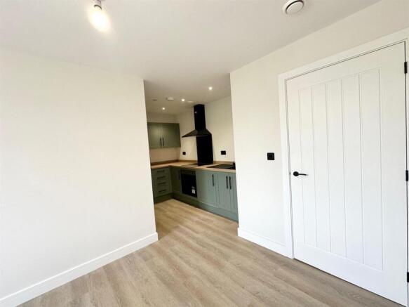 WhatsApp Image 2025-06-20 at 17.30.05 (3).jpeg