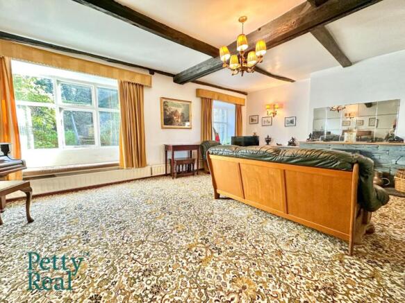 4 bed Semi-Detached for sale Image 5