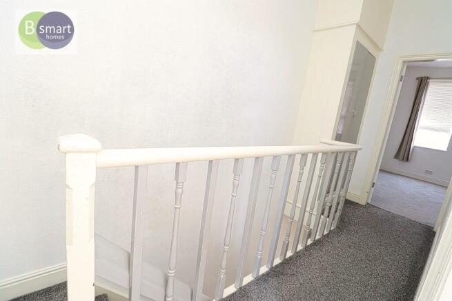 2 bed Terraced to rent Image 5