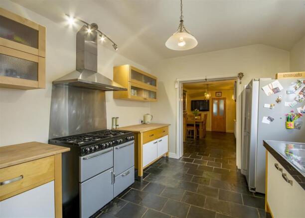 kitchen (3).jpg
