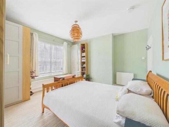 4 bed Terraced for sale Image 9
