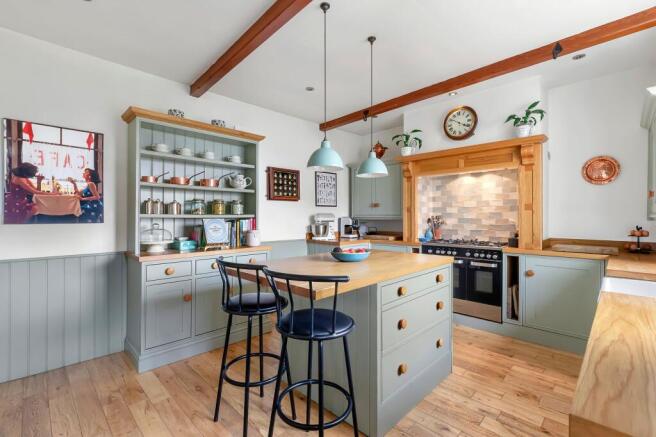 4 bed Semi-Detached for sale Image 10