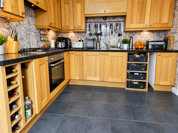 Austen Close, Pinhoe, Exeter photo 4