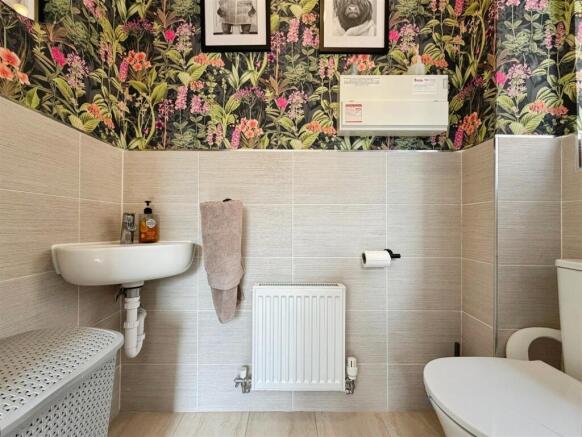 4 bed Detached for sale Image 11