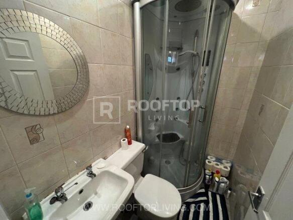 6 bed House Share to rent Image 6