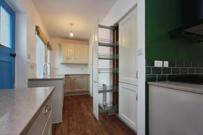 4 bed Detached for sale Image 7