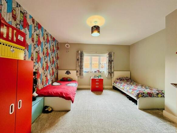 Photo 9