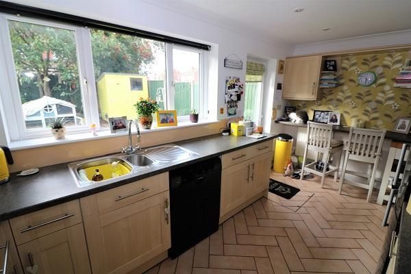 Kitchen/Breakfast