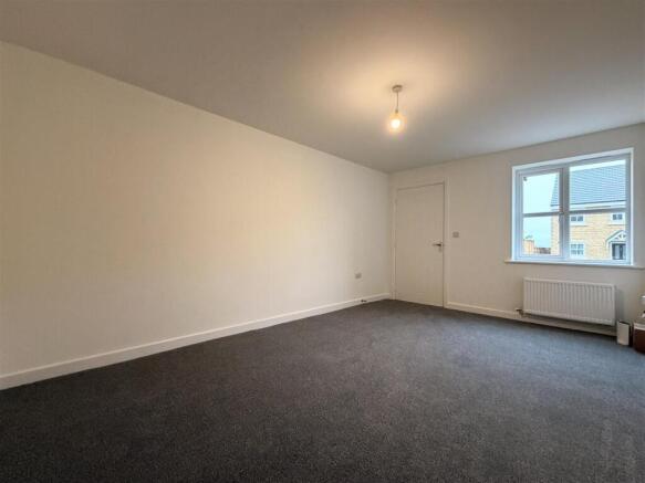3 bed Semi-Detached to rent Image 5