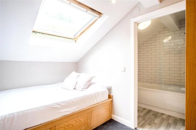 1 bed Apartment to rent Image 10