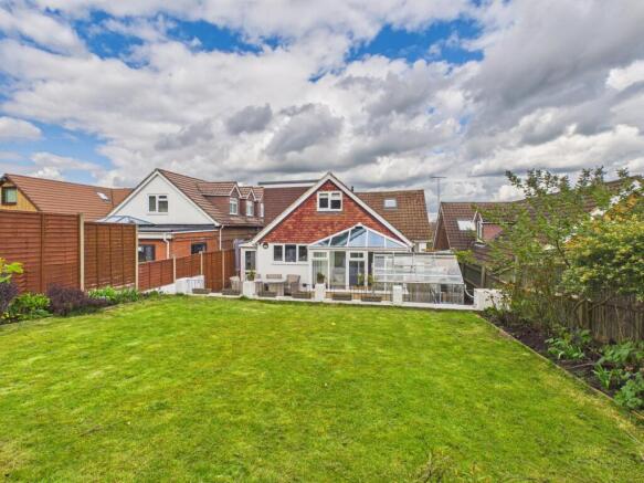 CAM02119G0-PR0562-STILL026