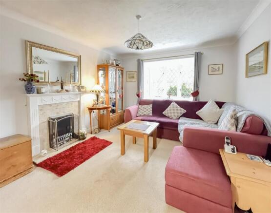 14-Living room bay 1.jpg